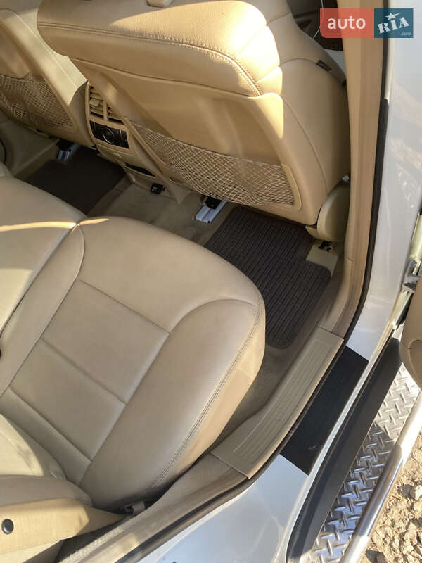 Позашляховик / Кросовер Mercedes-Benz M-Class 2011 в Каневі