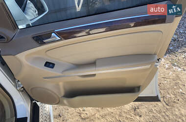 Внедорожник / Кроссовер Mercedes-Benz M-Class 2011 в 