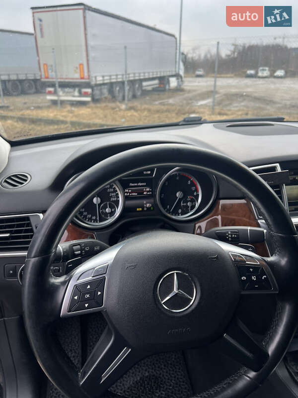 Внедорожник / Кроссовер Mercedes-Benz M-Class 2013 в Львове