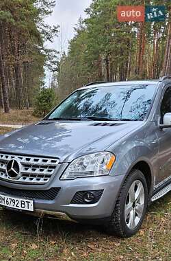 Внедорожник / Кроссовер Mercedes-Benz M-Class 2010 в Ахтырке