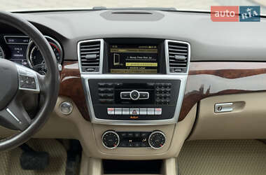 Внедорожник / Кроссовер Mercedes-Benz M-Class 2012 в 