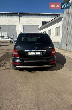 Позашляховик / Кросовер Mercedes-Benz M-Class 2011 в 