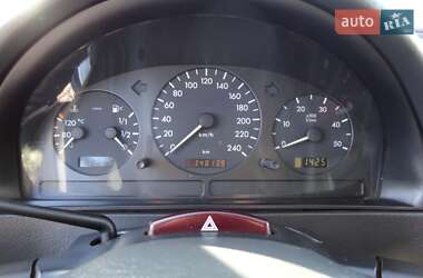 Внедорожник / Кроссовер Mercedes-Benz M-Class 2004 в 