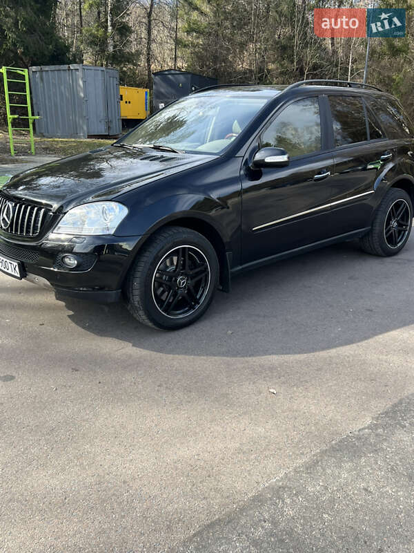 Внедорожник / Кроссовер Mercedes-Benz M-Class 2006 в Сколе