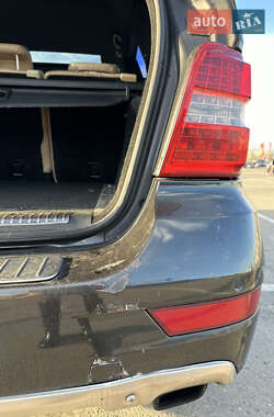 Внедорожник / Кроссовер Mercedes-Benz M-Class 2009 в 