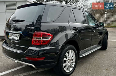 Внедорожник / Кроссовер Mercedes-Benz M-Class 2010 в 