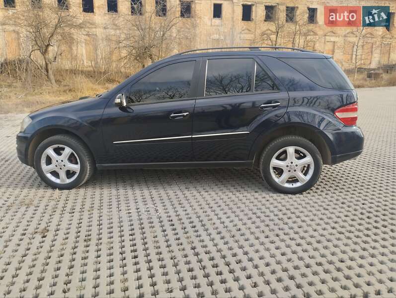 Внедорожник / Кроссовер Mercedes-Benz M-Class 2006 в Тульчине