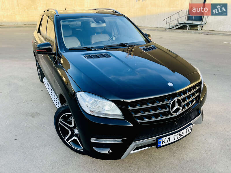 Внедорожник / Кроссовер Mercedes-Benz M-Class 2014 в Киеве