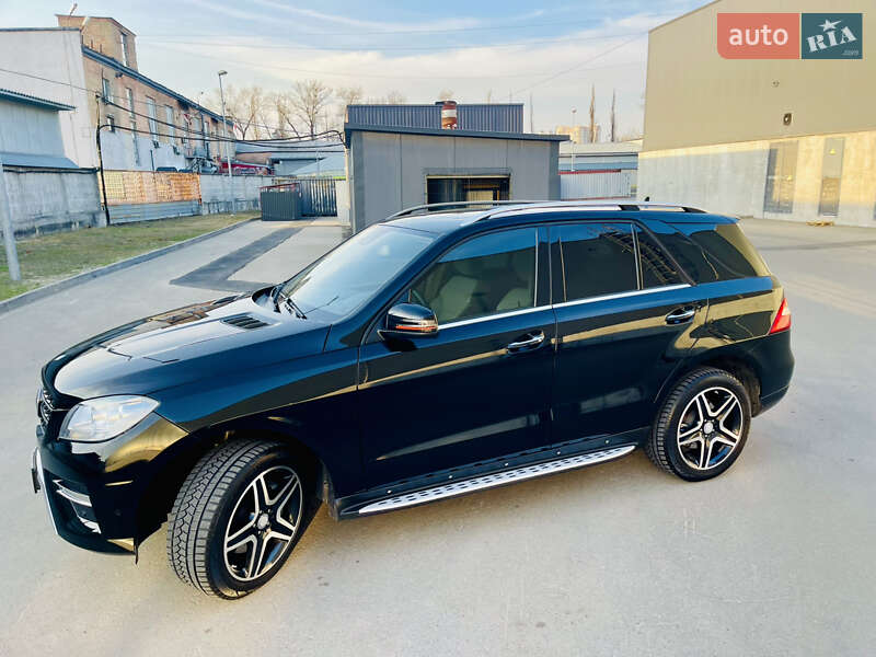 Внедорожник / Кроссовер Mercedes-Benz M-Class 2014 в Киеве