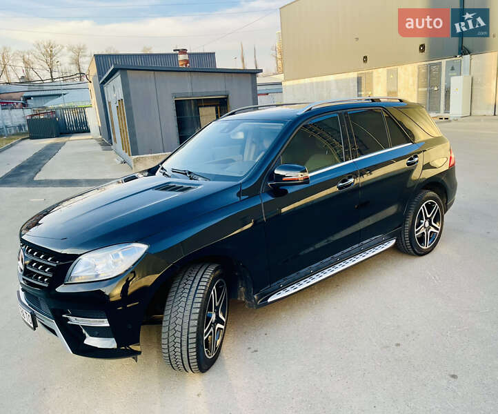 Внедорожник / Кроссовер Mercedes-Benz M-Class 2014 в Киеве