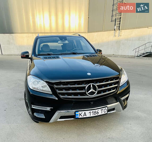Внедорожник / Кроссовер Mercedes-Benz M-Class 2014 в Киеве