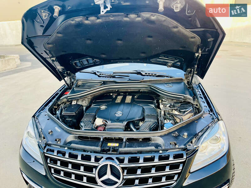 Внедорожник / Кроссовер Mercedes-Benz M-Class 2014 в Киеве