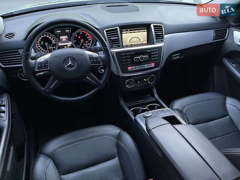 Внедорожник / Кроссовер Mercedes-Benz M-Class 2013 в Киеве