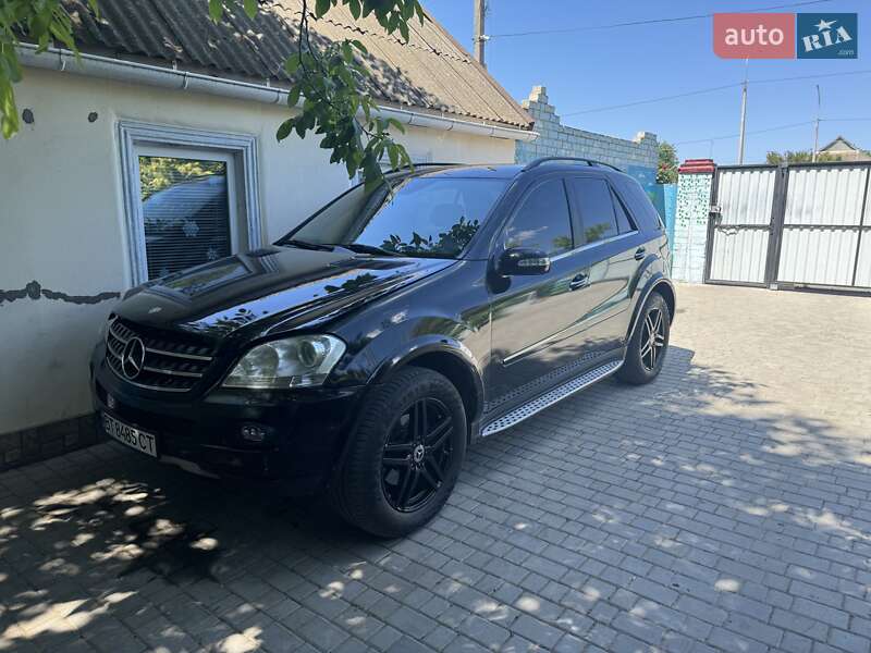 Внедорожник / Кроссовер Mercedes-Benz M-Class 2007 в Николаеве