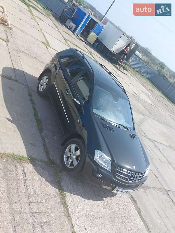 Позашляховик / Кросовер Mercedes-Benz M-Class 2006 в Кривому Розі