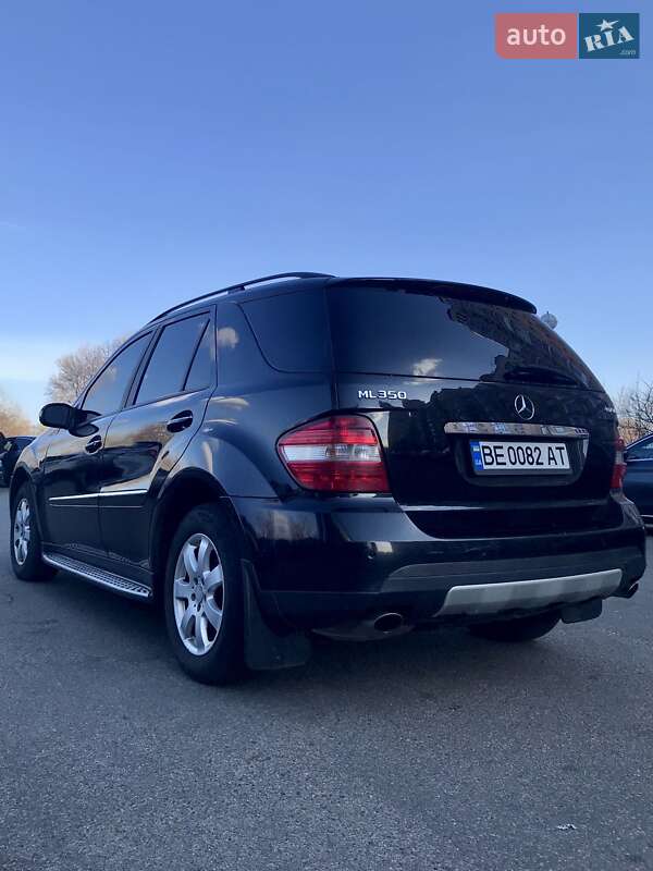 Внедорожник / Кроссовер Mercedes-Benz M-Class 2006 в Первомайске