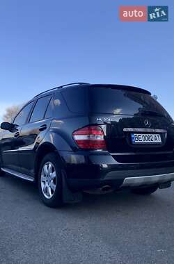 Позашляховик / Кросовер Mercedes-Benz M-Class 2006 в 