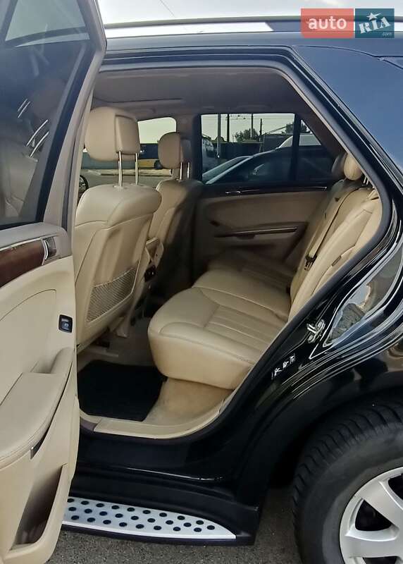 Внедорожник / Кроссовер Mercedes-Benz M-Class 2006 в Первомайске