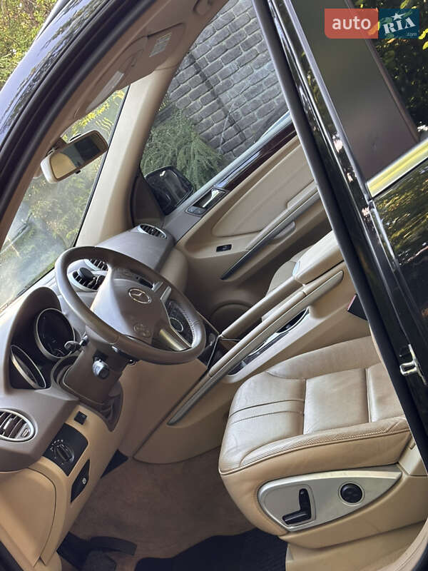 Внедорожник / Кроссовер Mercedes-Benz M-Class 2010 в Киеве