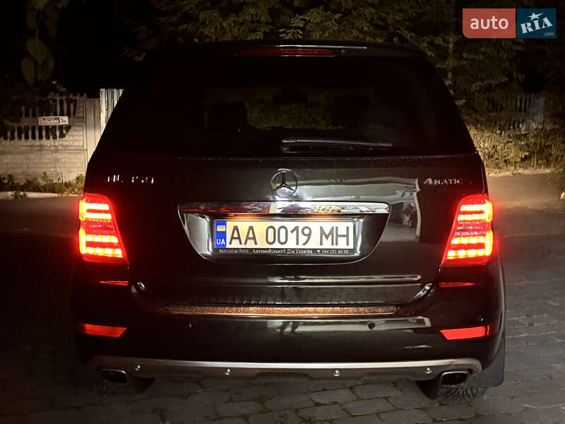 Внедорожник / Кроссовер Mercedes-Benz M-Class 2010 в Киеве