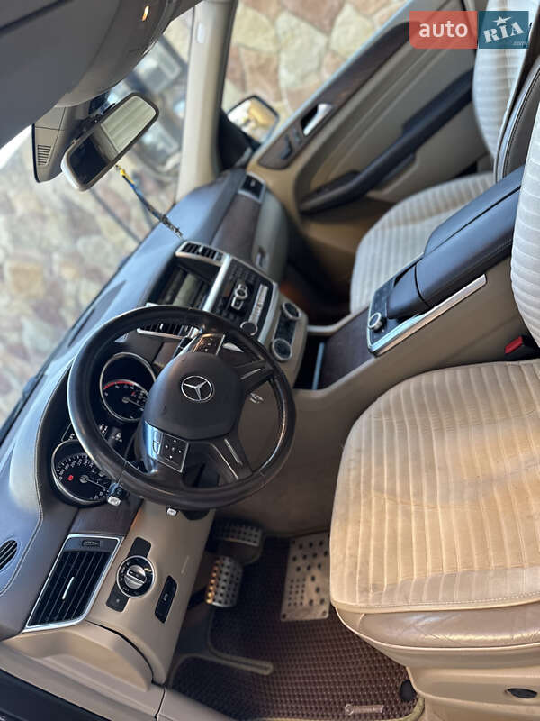 Внедорожник / Кроссовер Mercedes-Benz M-Class 2013 в Тернополе