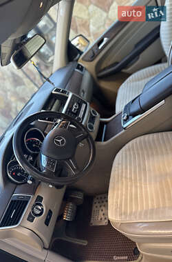 Внедорожник / Кроссовер Mercedes-Benz M-Class 2013 в 