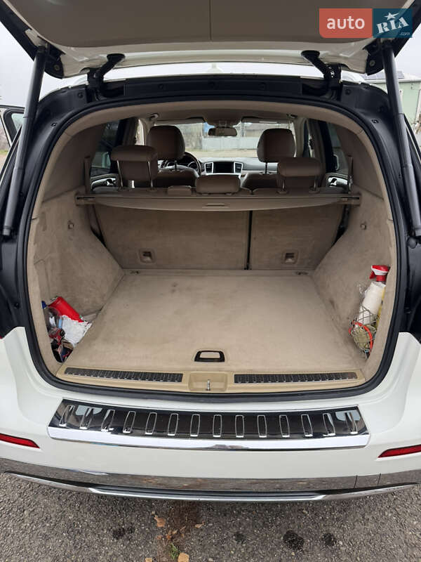 Позашляховик / Кросовер Mercedes-Benz M-Class 2012 в Чернівцях