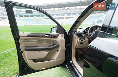 Внедорожник / Кроссовер Mercedes-Benz M-Class 2015 в 