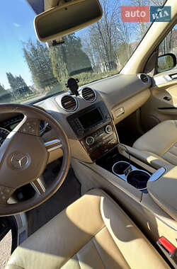 Позашляховик / Кросовер Mercedes-Benz M-Class 2008 в 