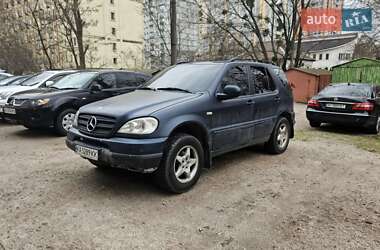 Внедорожник / Кроссовер Mercedes-Benz M-Class 2000 в 