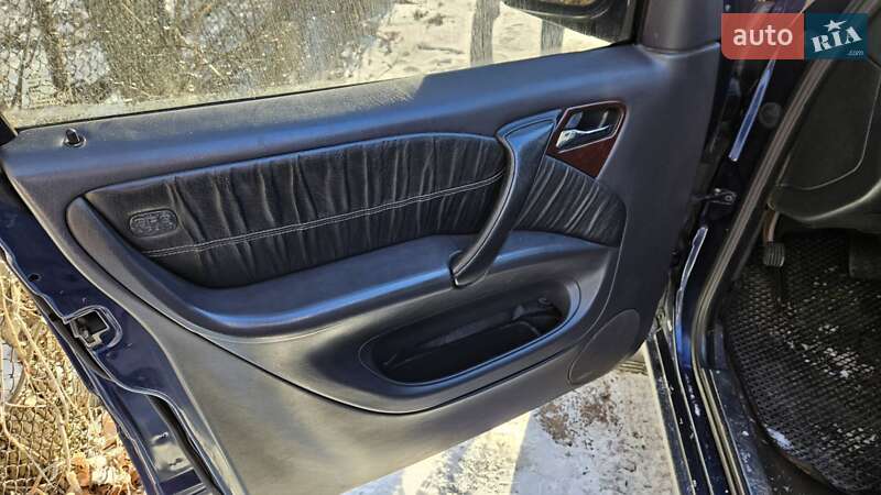 Внедорожник / Кроссовер Mercedes-Benz M-Class 2000 в Киеве