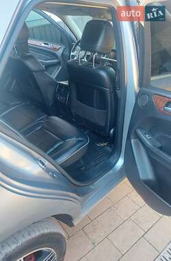 Внедорожник / Кроссовер Mercedes-Benz M-Class 2012 в 