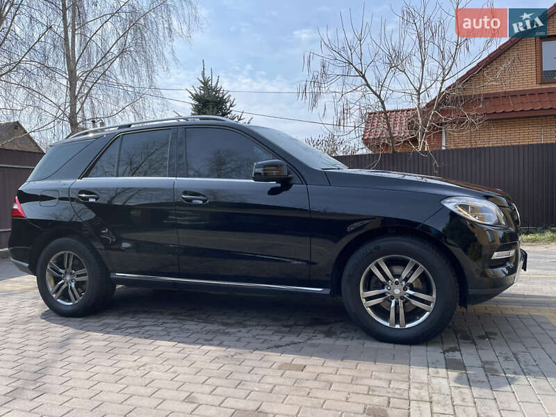 Внедорожник / Кроссовер Mercedes-Benz M-Class 2013 в Киеве