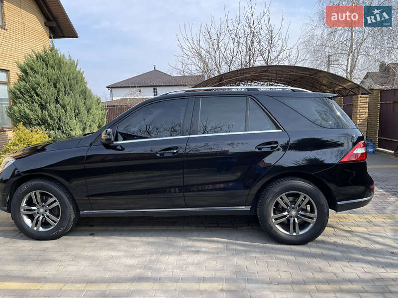Внедорожник / Кроссовер Mercedes-Benz M-Class 2013 в Киеве