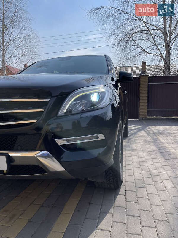 Внедорожник / Кроссовер Mercedes-Benz M-Class 2013 в Киеве