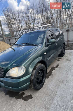 Внедорожник / Кроссовер Mercedes-Benz M-Class 2001 в 
