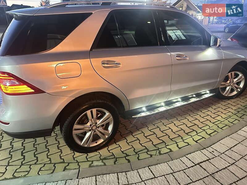 Позашляховик / Кросовер Mercedes-Benz M-Class 2014 в Івано-Франківську