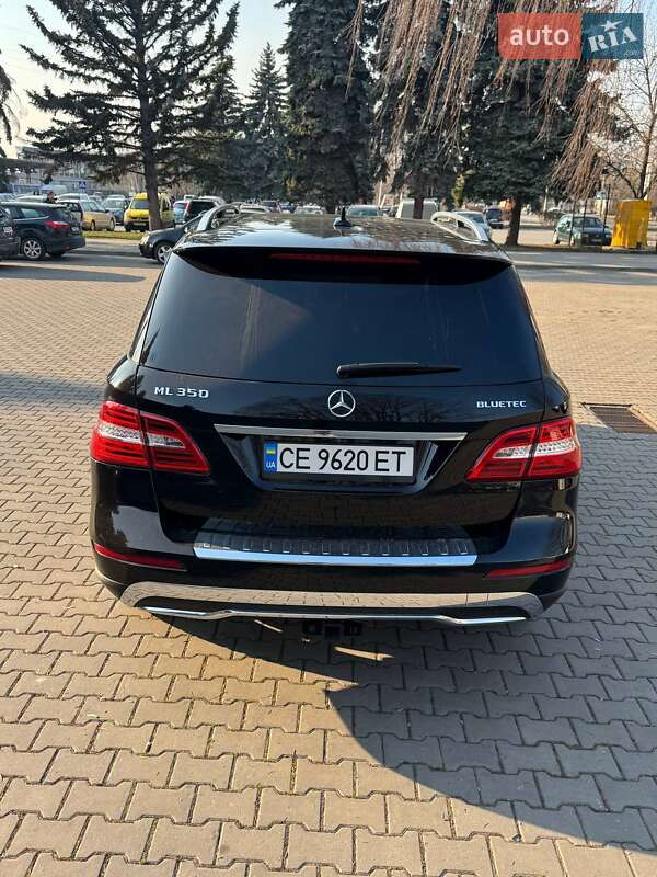 Внедорожник / Кроссовер Mercedes-Benz M-Class 2011 в Черновцах