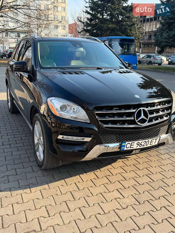 Внедорожник / Кроссовер Mercedes-Benz M-Class 2011 в Черновцах