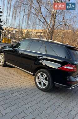 Внедорожник / Кроссовер Mercedes-Benz M-Class 2011 в 