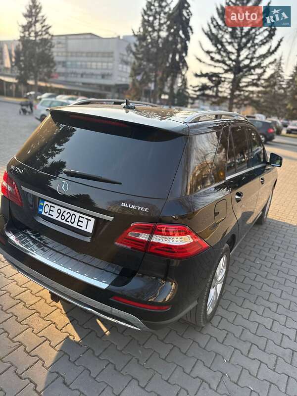 Внедорожник / Кроссовер Mercedes-Benz M-Class 2011 в Черновцах