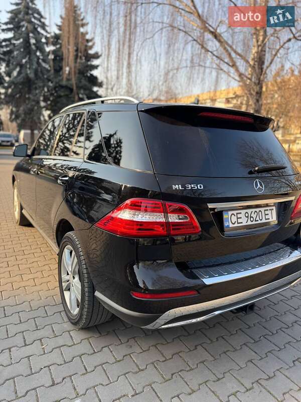 Внедорожник / Кроссовер Mercedes-Benz M-Class 2011 в Черновцах