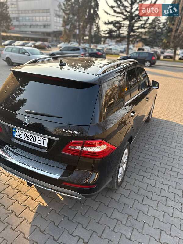 Внедорожник / Кроссовер Mercedes-Benz M-Class 2011 в Черновцах