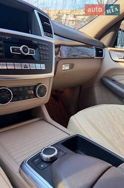 Внедорожник / Кроссовер Mercedes-Benz M-Class 2011 в 