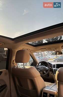 Внедорожник / Кроссовер Mercedes-Benz M-Class 2011 в 