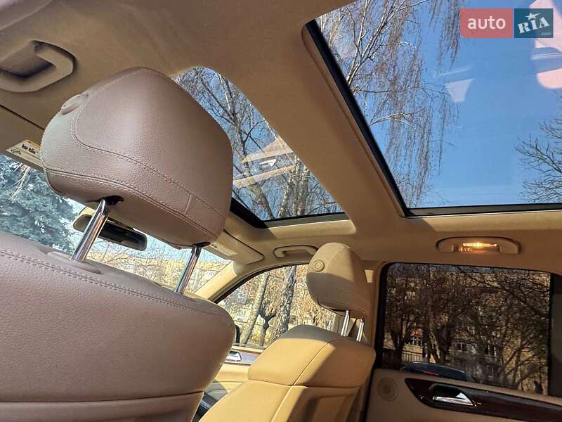 Внедорожник / Кроссовер Mercedes-Benz M-Class 2011 в Черновцах