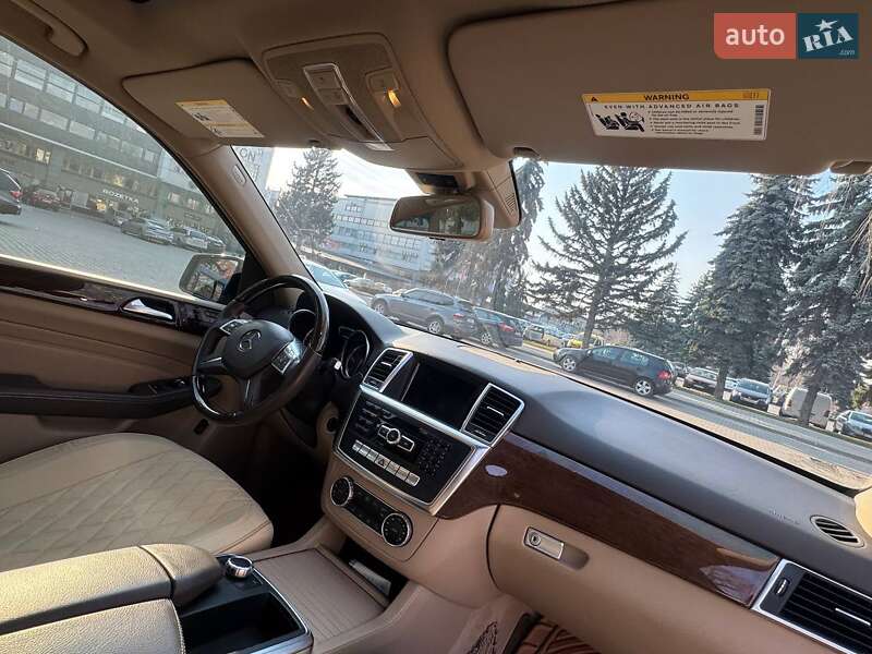 Внедорожник / Кроссовер Mercedes-Benz M-Class 2011 в Черновцах