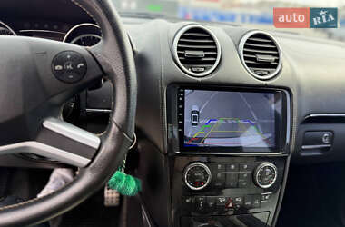 Внедорожник / Кроссовер Mercedes-Benz M-Class 2011 в 