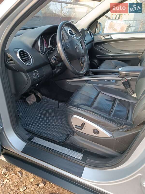 Внедорожник / Кроссовер Mercedes-Benz M-Class 2009 в Тернополе