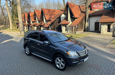 Mercedes-Benz M-Class 2011 Mercedes-Benz M-Class 2011